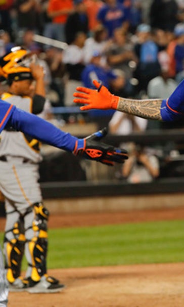 Walker hurts old team again, Mets beat Pirates 4-2 (Jun 03, 2017)
